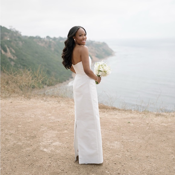 Meet your Posh Ambassador, Courtney✨ - Picture 2 of 6